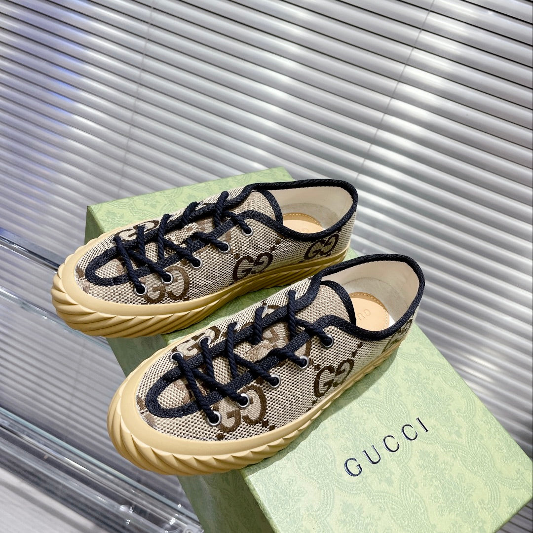 GU Sneakers Maxi