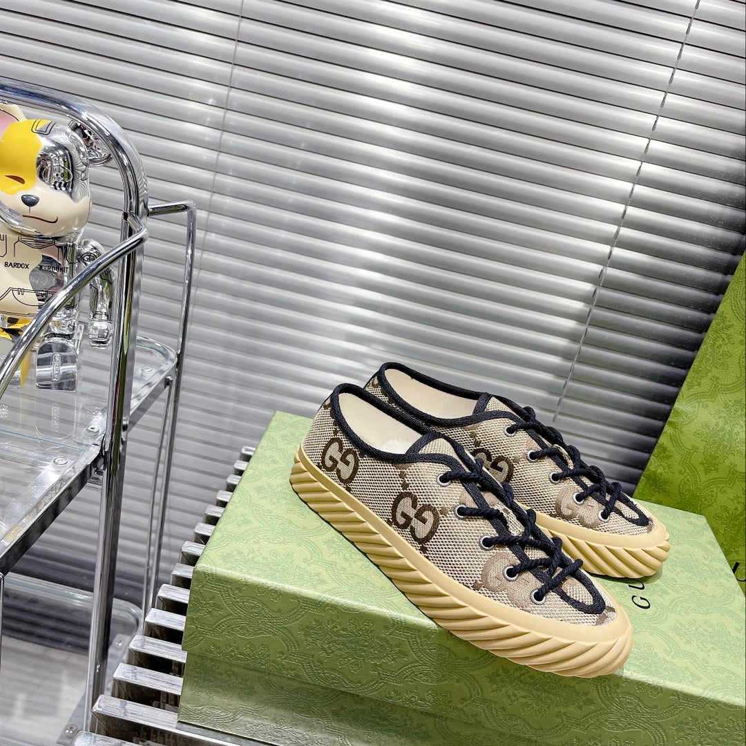 GU Sneakers Maxi