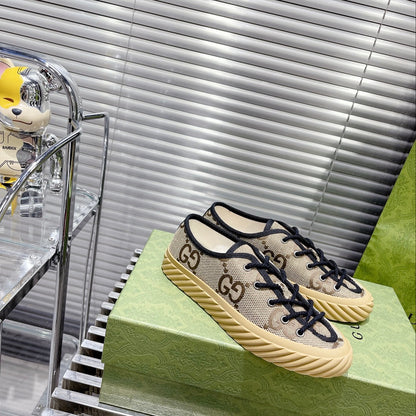 GU Sneakers Maxi