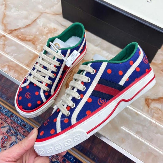 GU  Sneakers