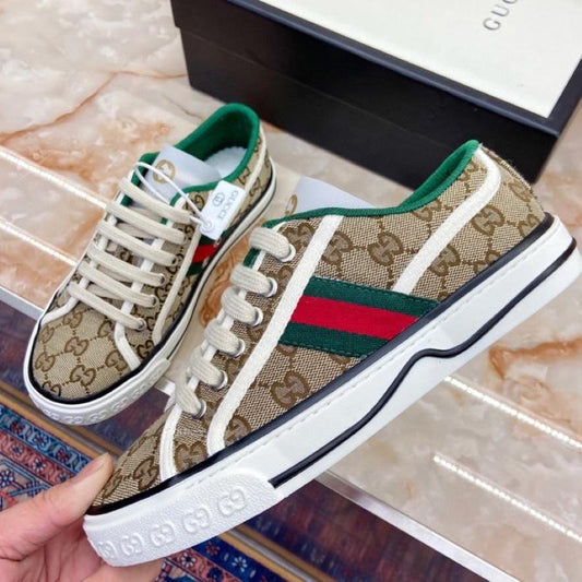 GU   Sneakers