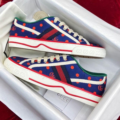 GU  Sneakers