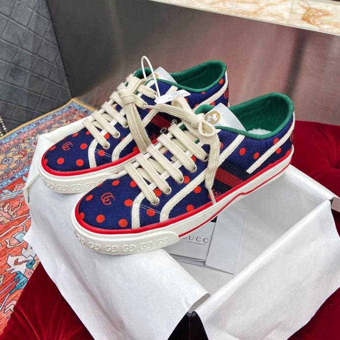 GU  Sneakers