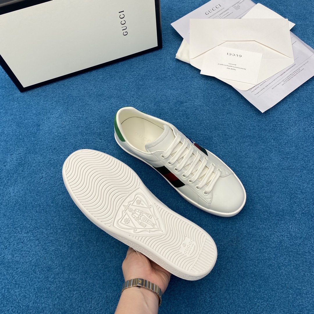 GU Sneakers Duck