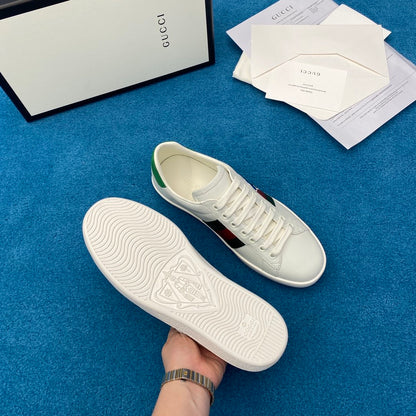 GU Sneakers Duck