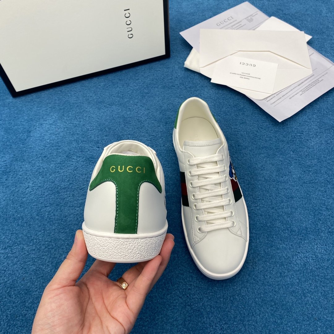 GU Sneakers Duck