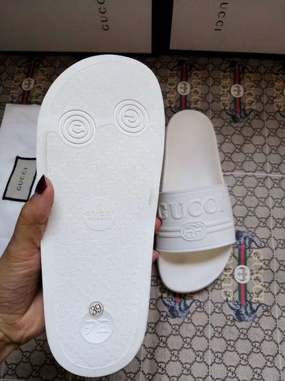 GU  Slippers  2  Color 's