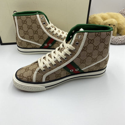 GU  Sneakers High