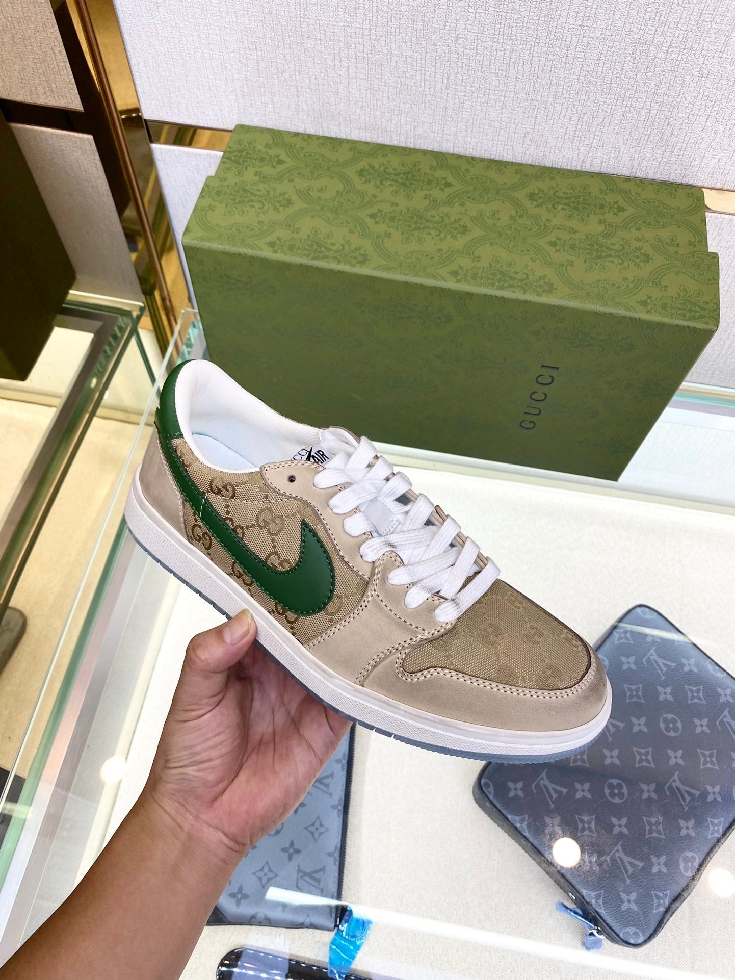 GU AJ1 N*KE Sneakers Jordan