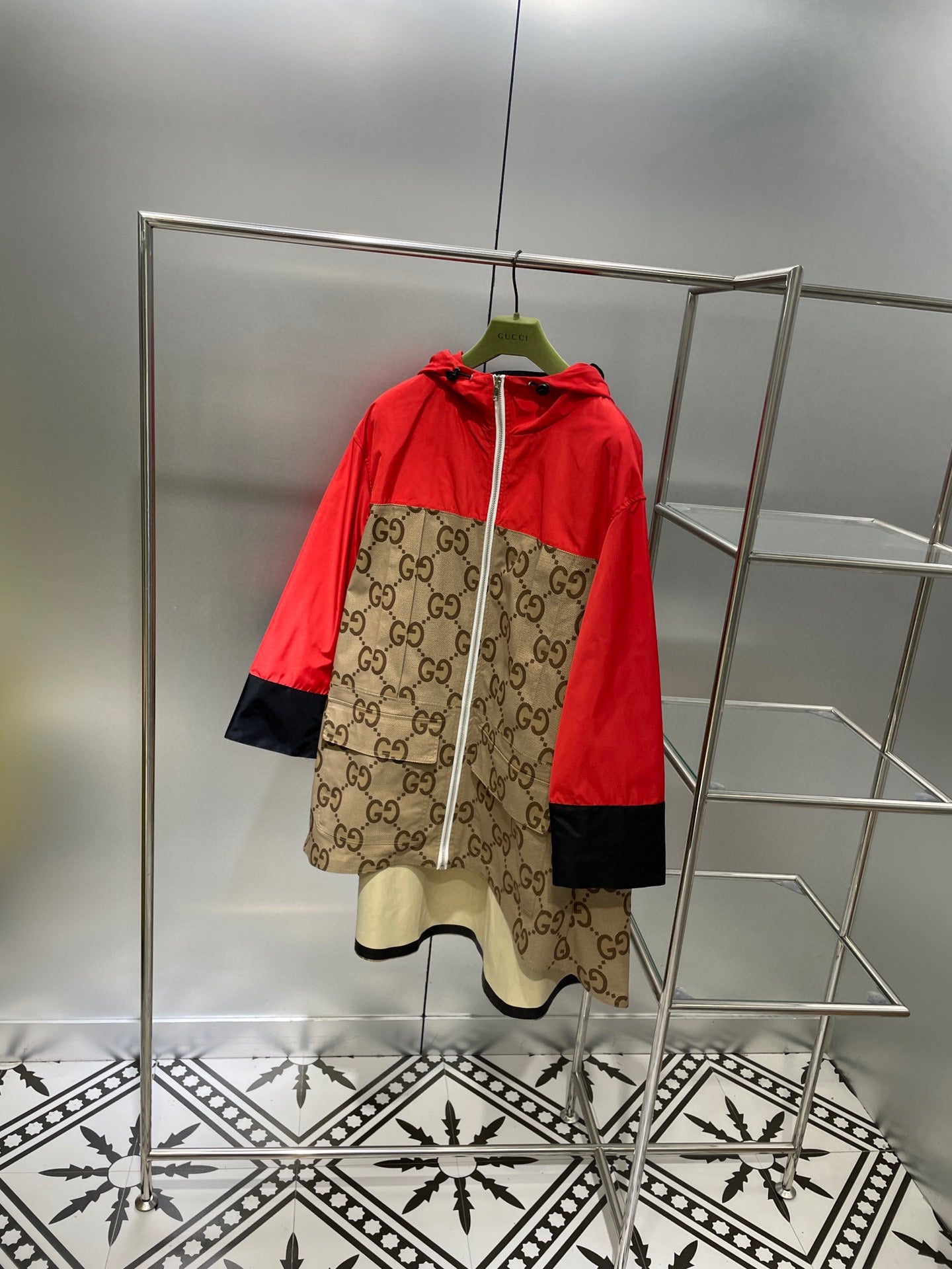 GU Jacket Hoodie Logo Tiger Anorak