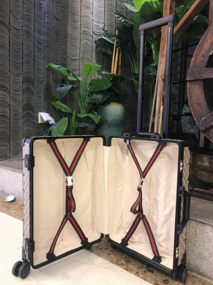 GU Rolling Luggage Bag