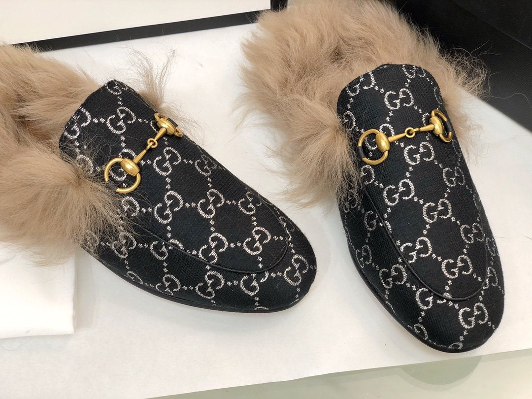 GU Mule Prince Town Black Monogram