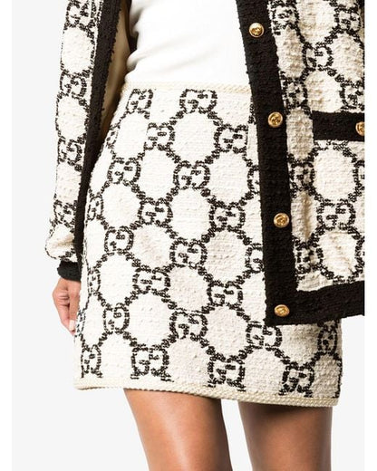 GU Tweed Skirt Suit Woman