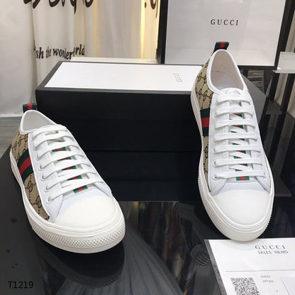GU Sneakers Mono White