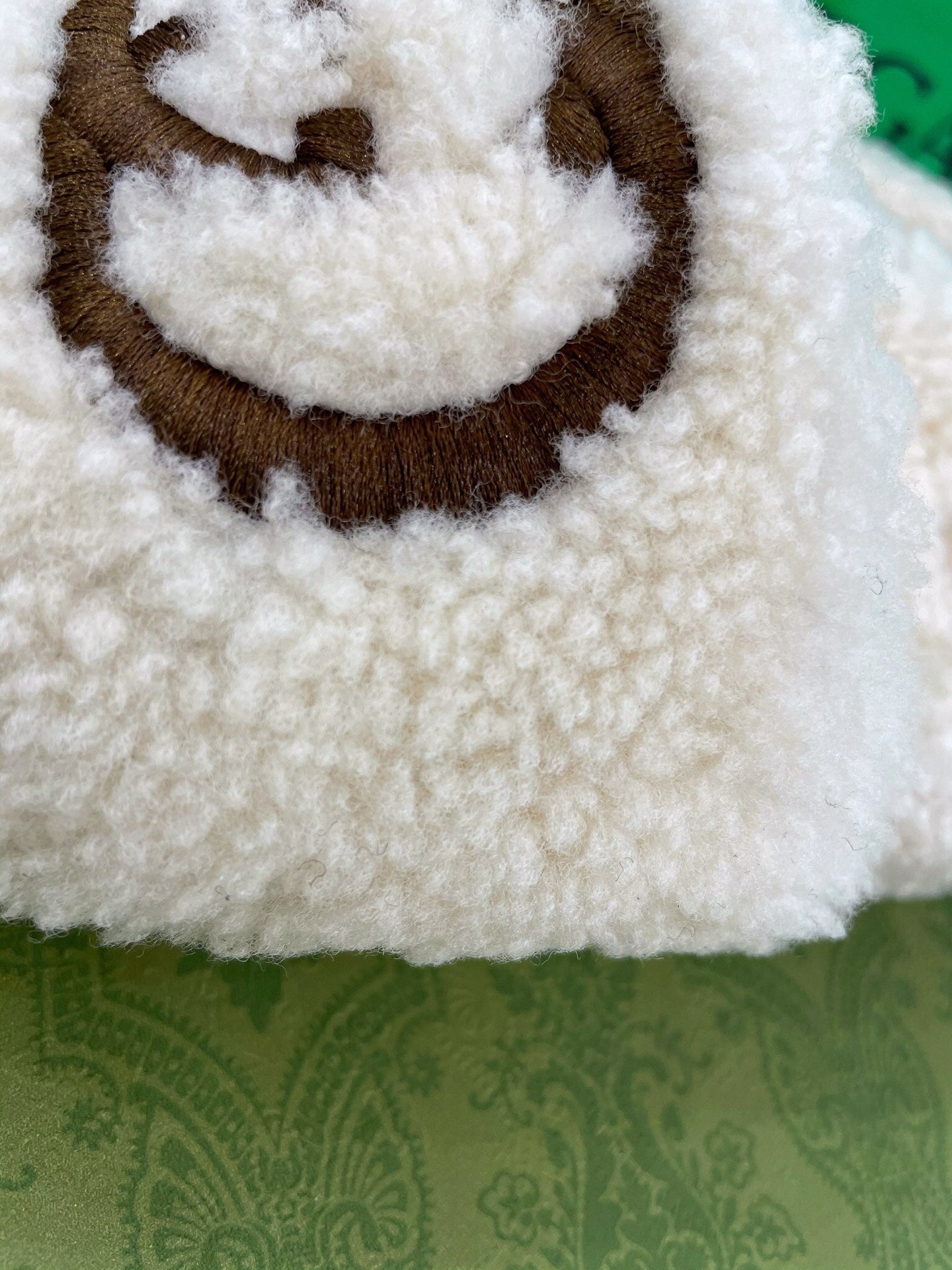 GU Slippers Shearling