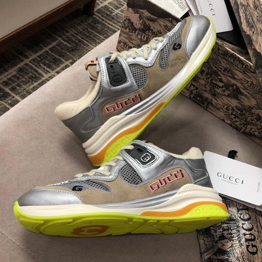 GU  Sneakers Neon