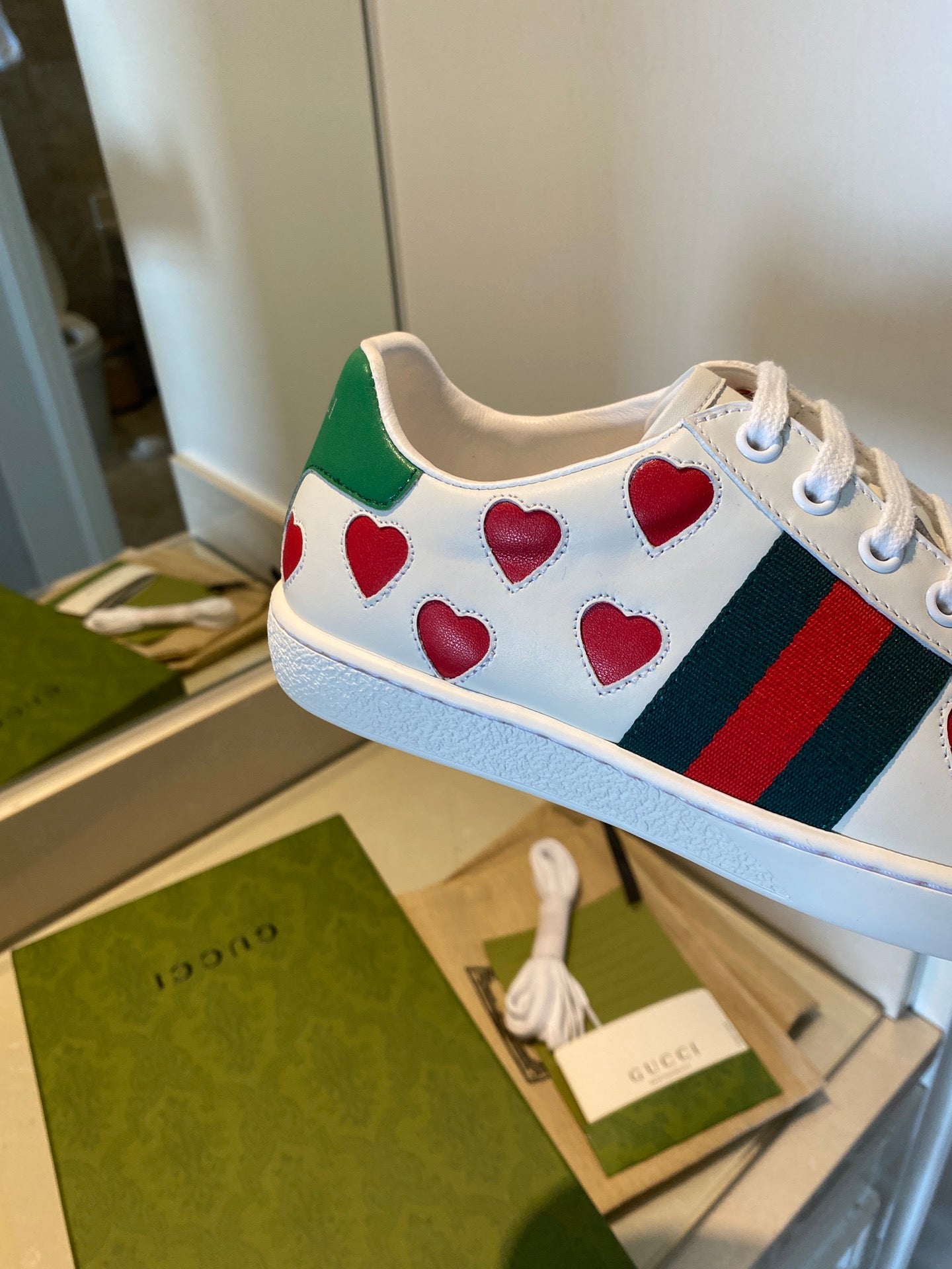 GU Hearth Sneakers