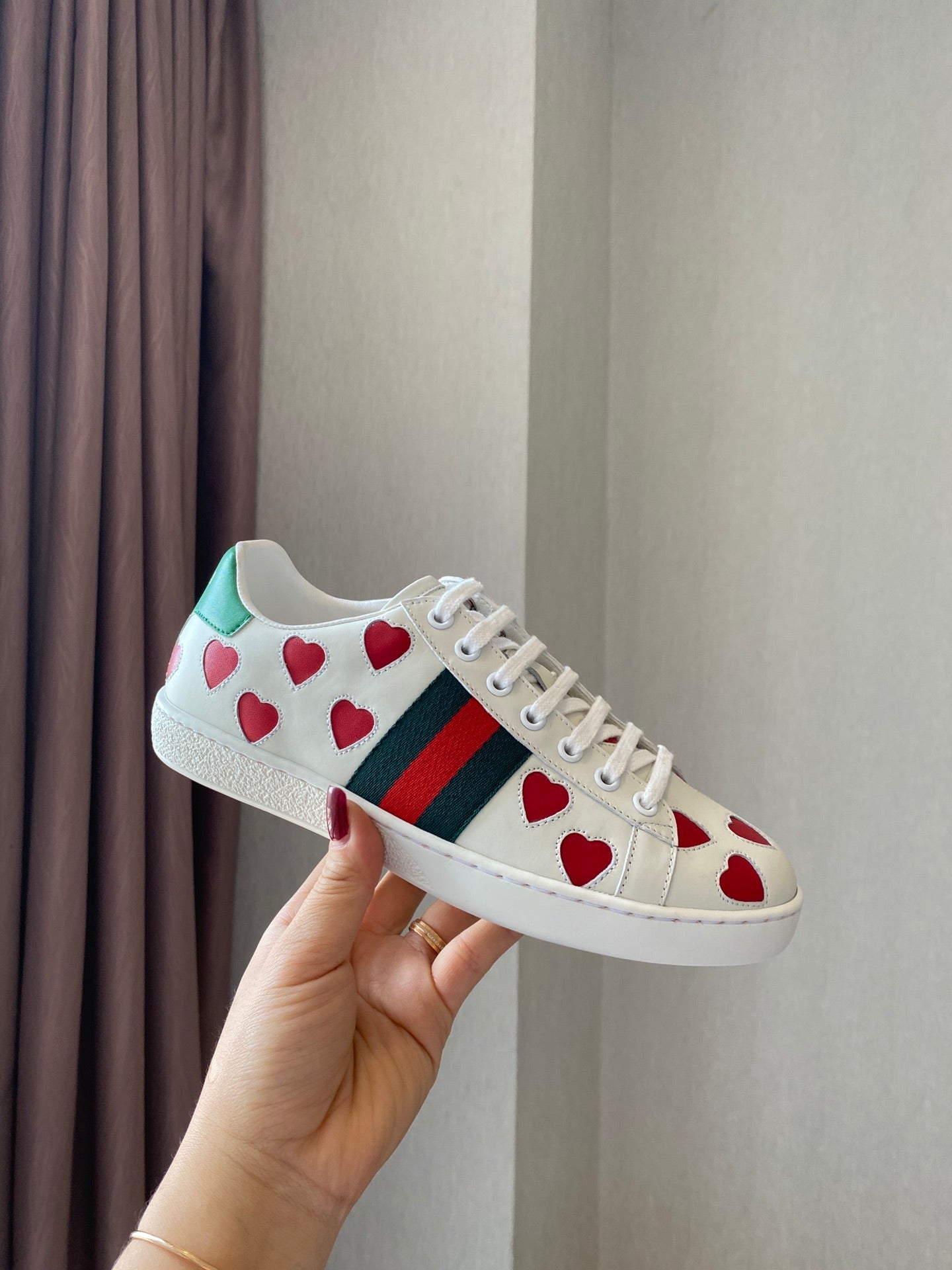 GU Hearth Sneakers