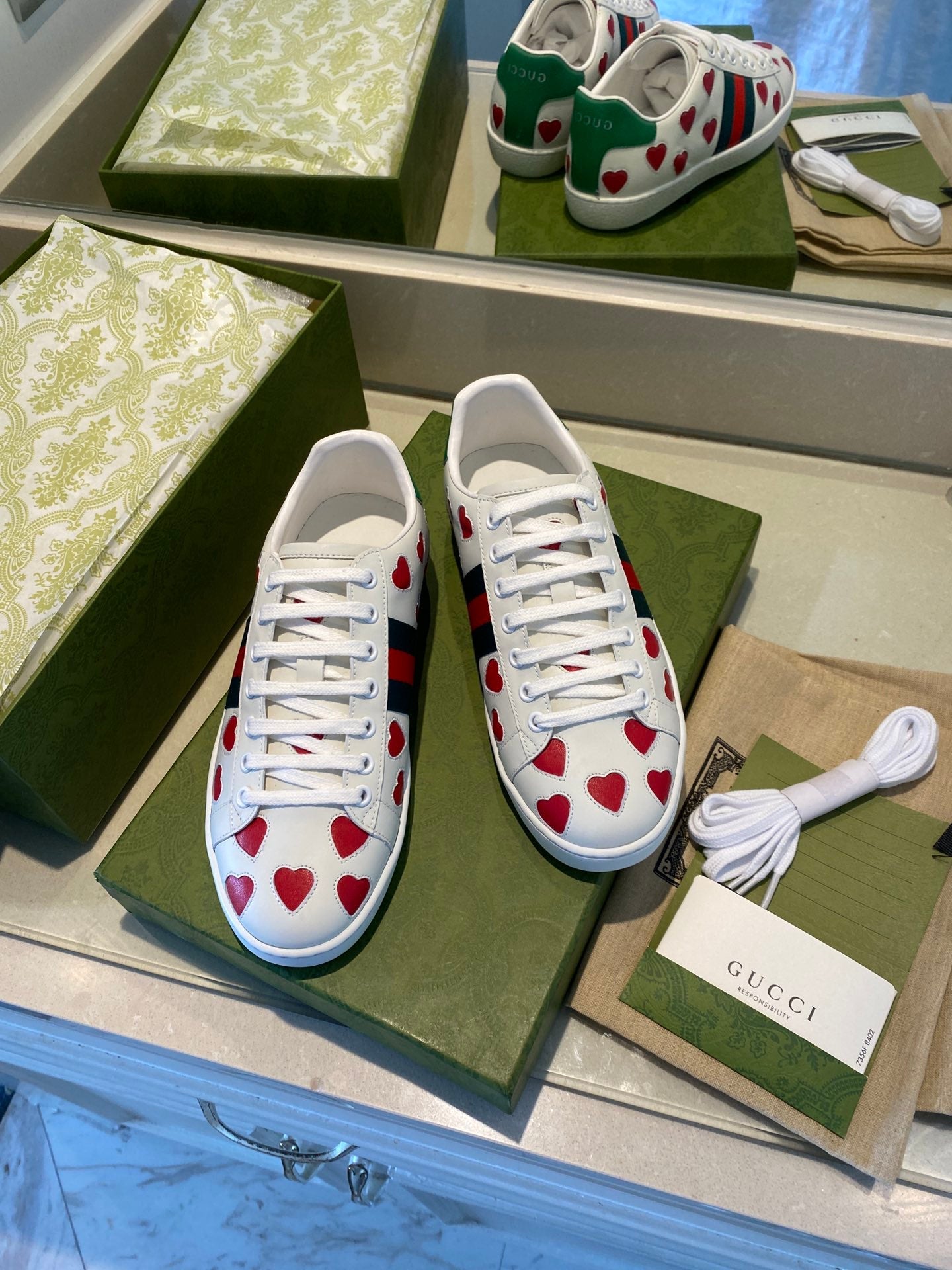 GU Hearth Sneakers