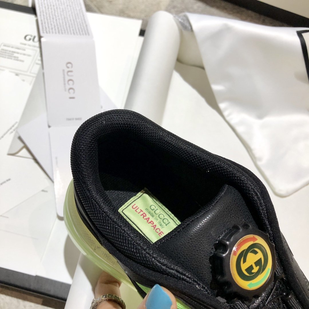 GU   Sneakers Black