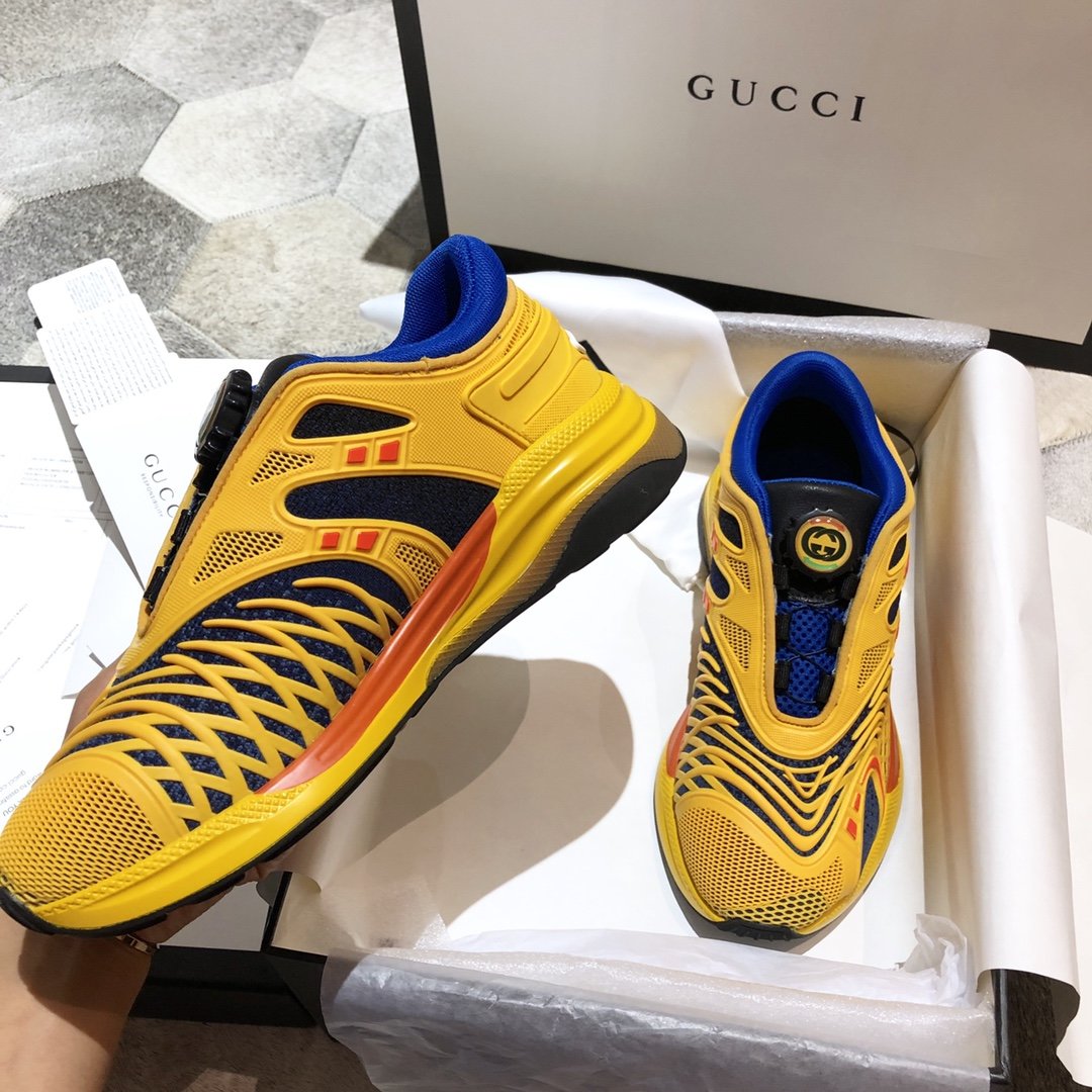 GU Sneakers Yellow