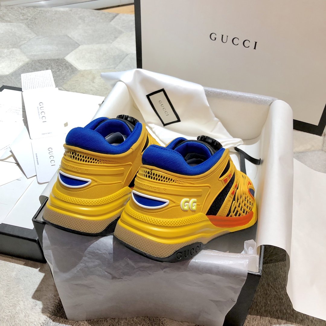GU Sneakers Yellow