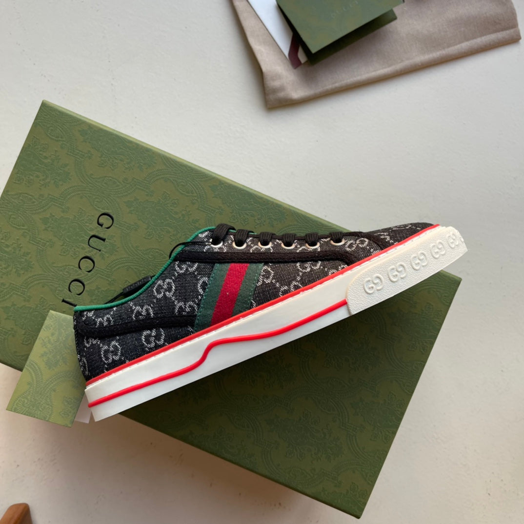 GU  Sneakers Tennis