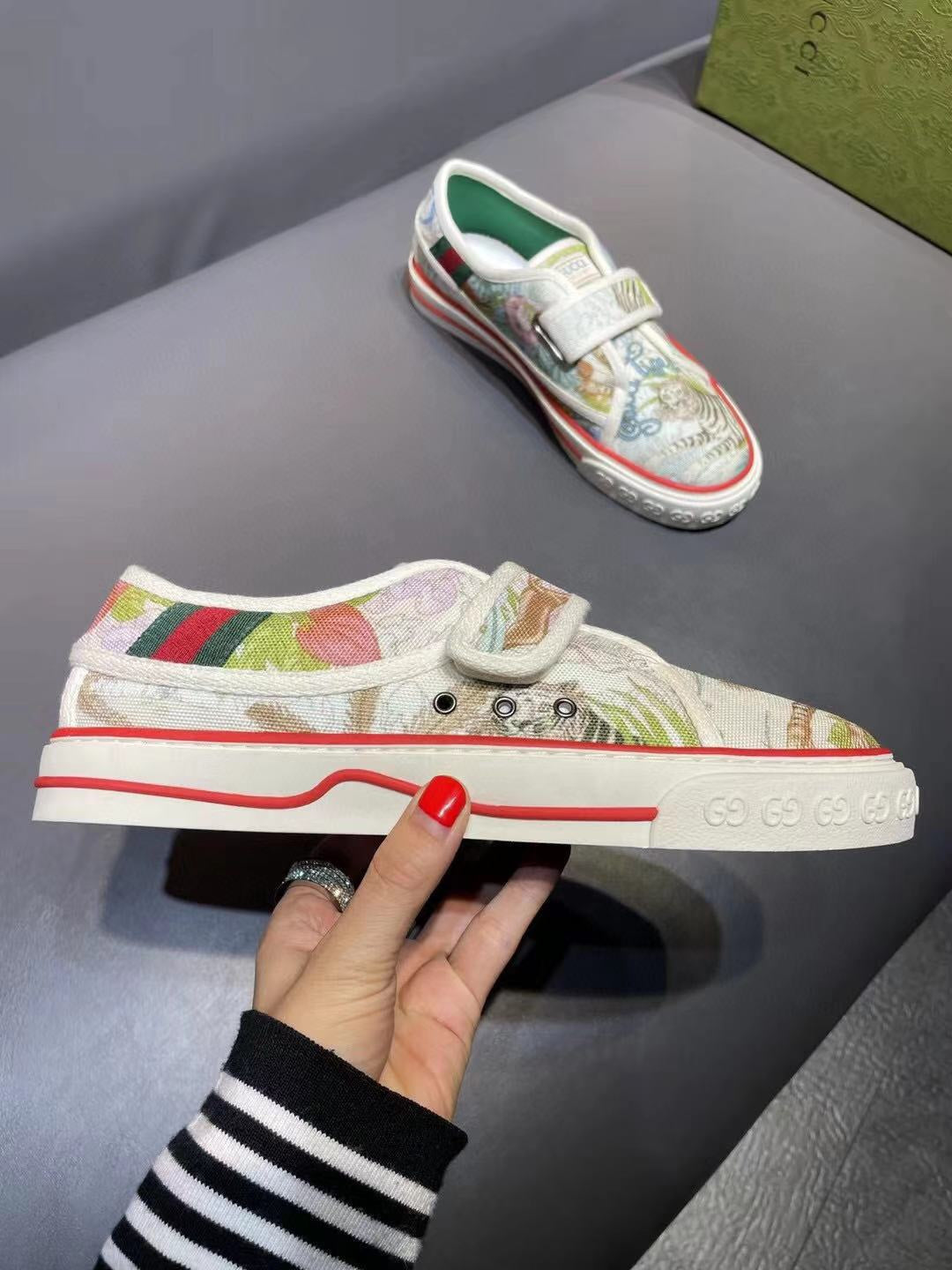 GU  Sneakers Tennis 2 color 's