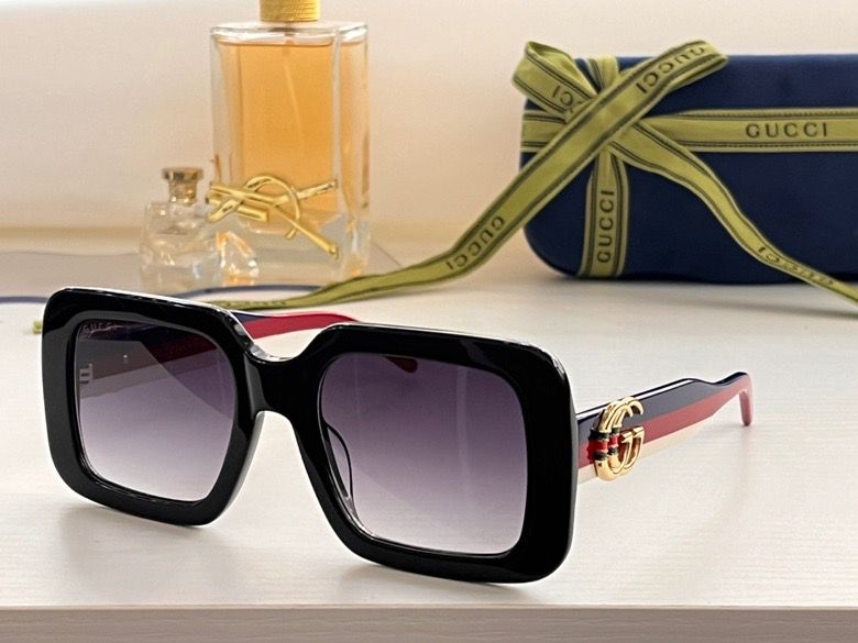 GU Sunglasses 2 Color 's