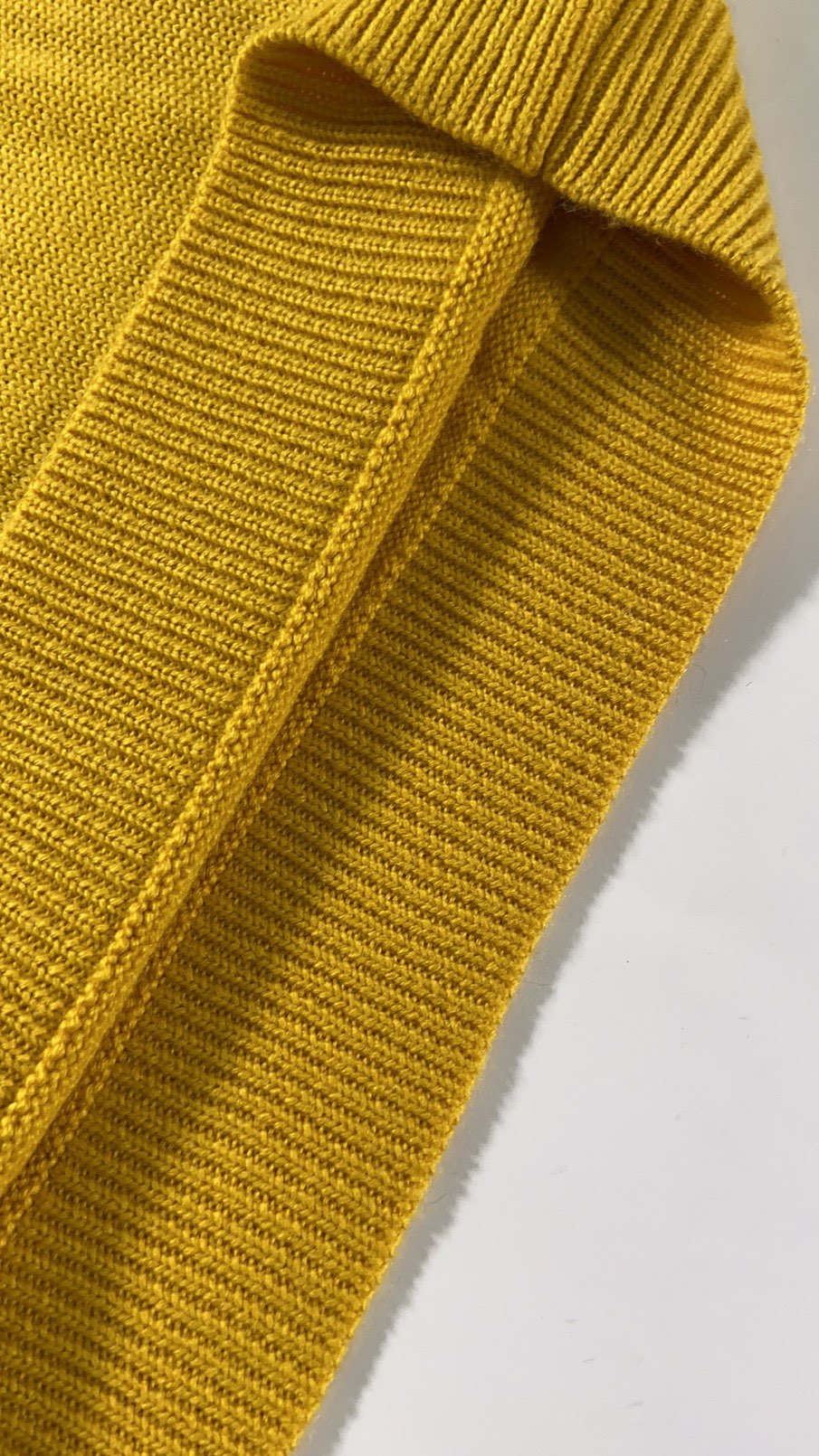 GU Sweater  sweatshirt Jumper