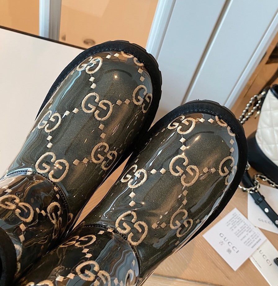 UGG GU Boots Black