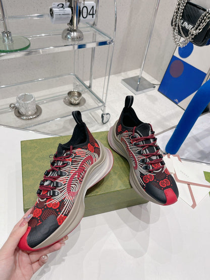 GU  Sneakers Woman