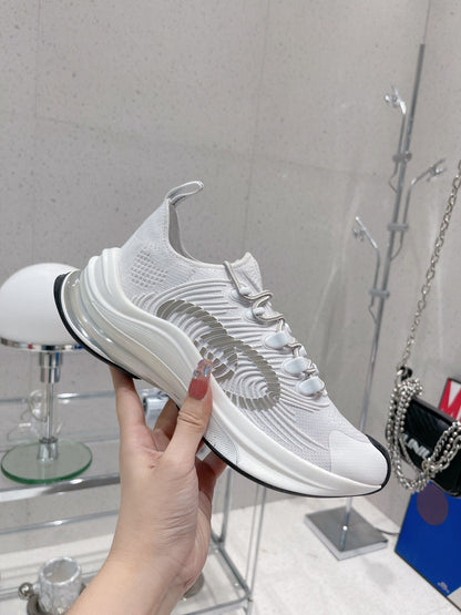 GU  Sneakers Woman