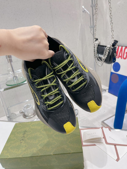 GU  Sneakers Woman
