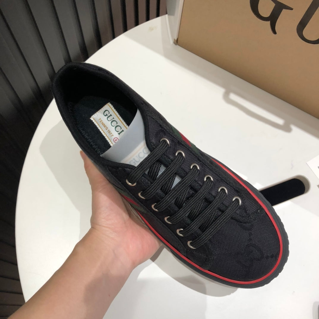 GU Sneakers Monogram