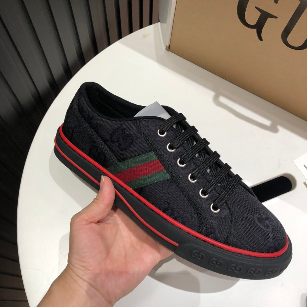 GU Sneakers Monogram