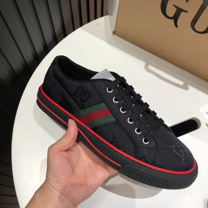 GU Sneakers Monogram