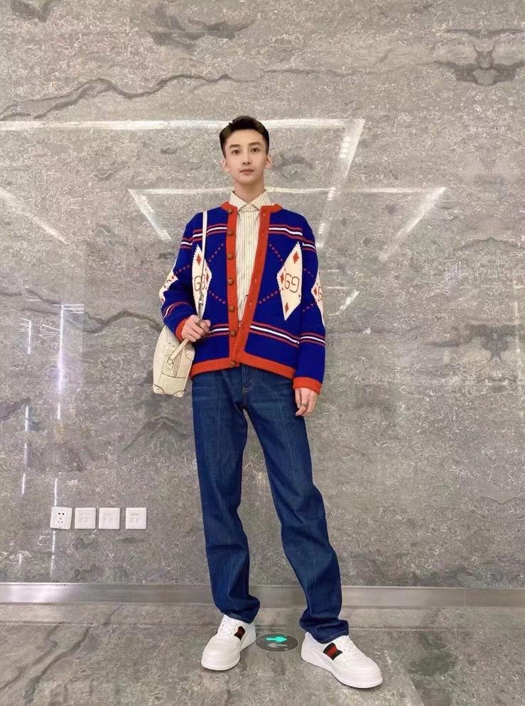 GU Sweater Pullover