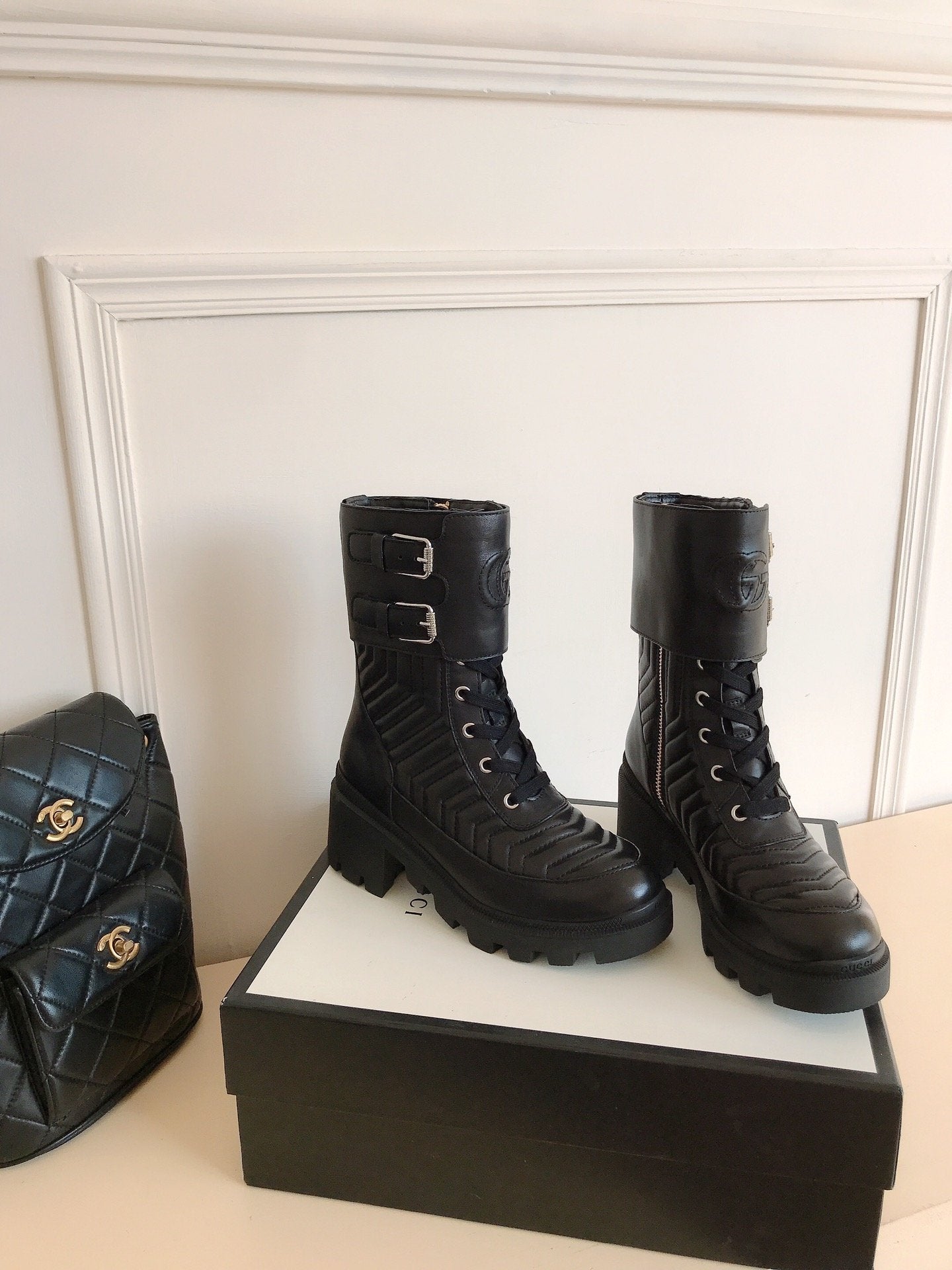 GU  Boots Black