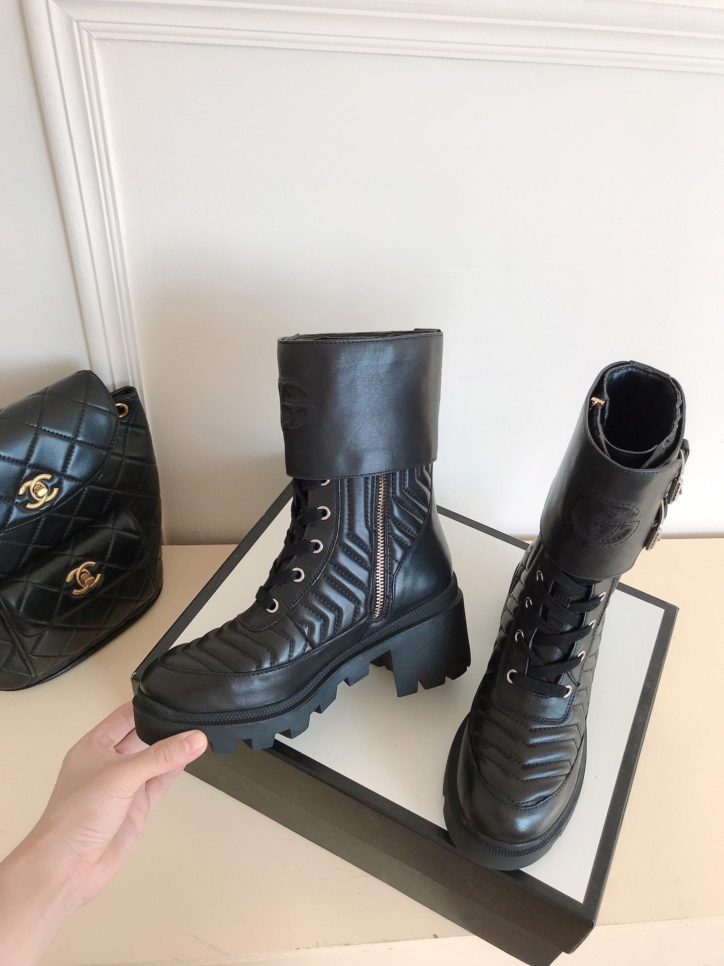 GU  Boots Black