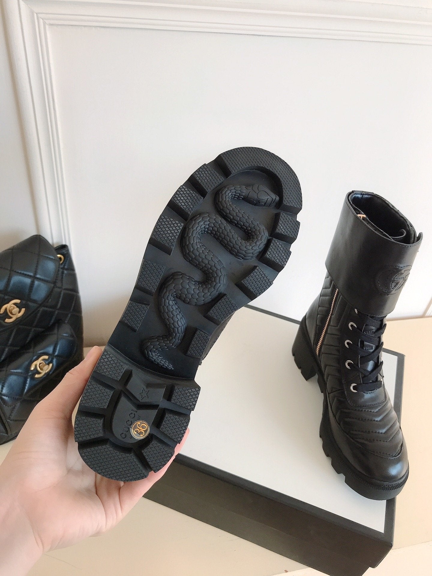 GU  Boots Black