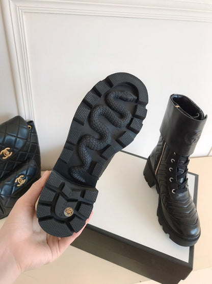 GU  Boots Black