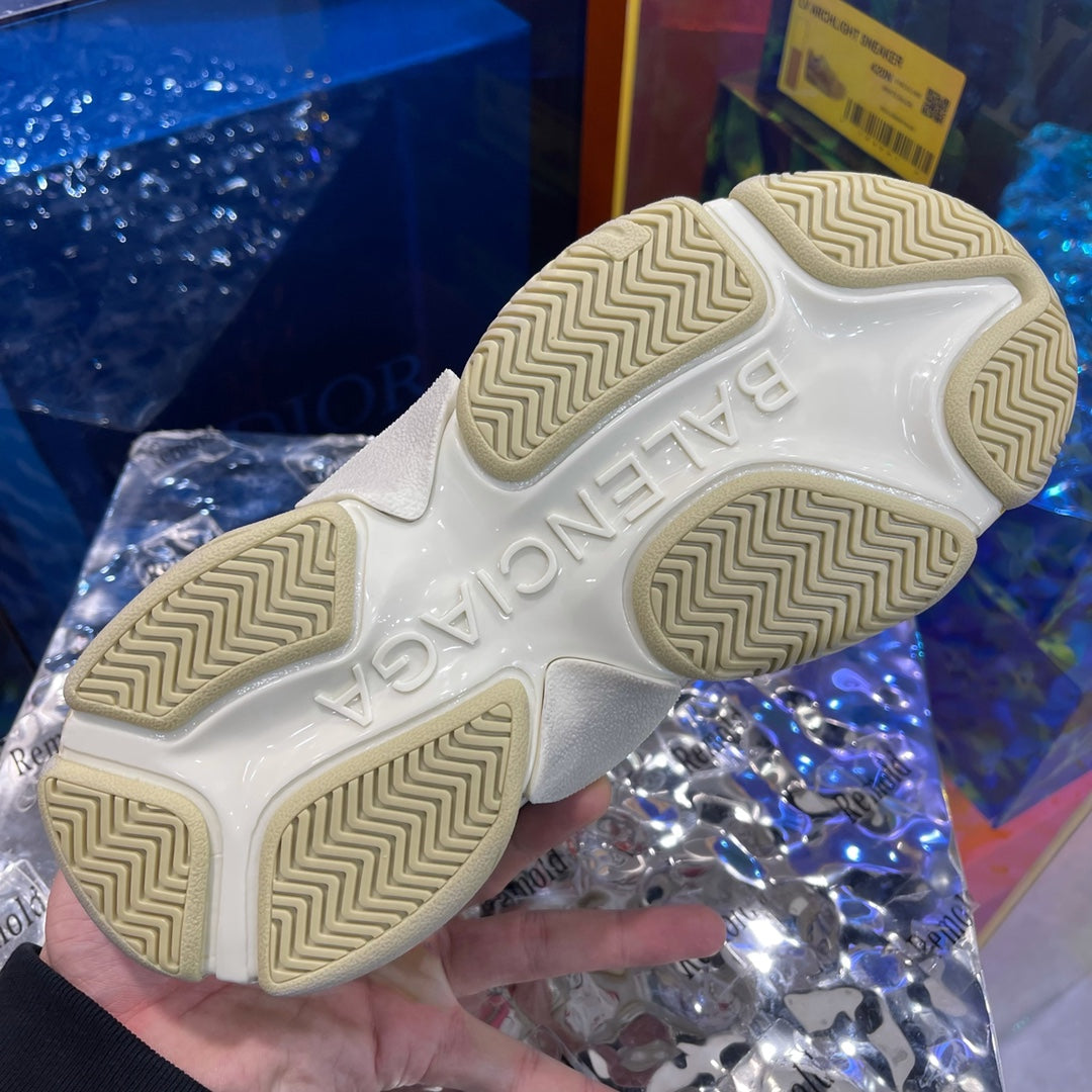 GU vs *BAL Triple S Sneakers Hacker Project