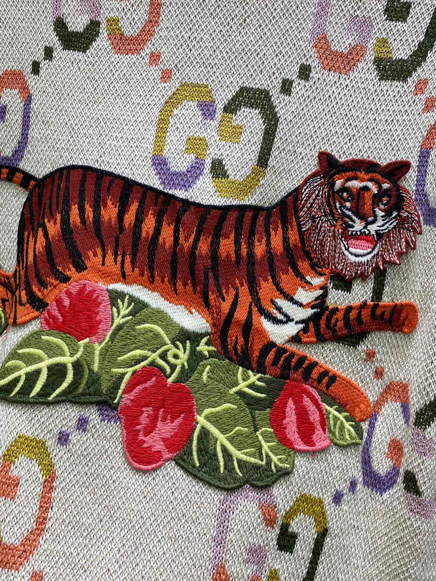 GU Sweater Pullover Woman Jacket Tiger