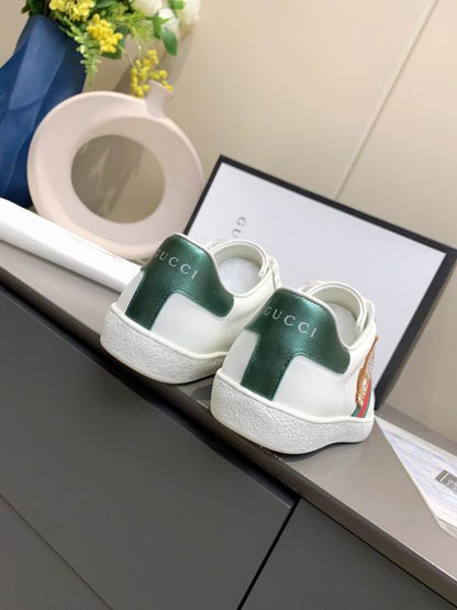 GU Sneakers Doraemon