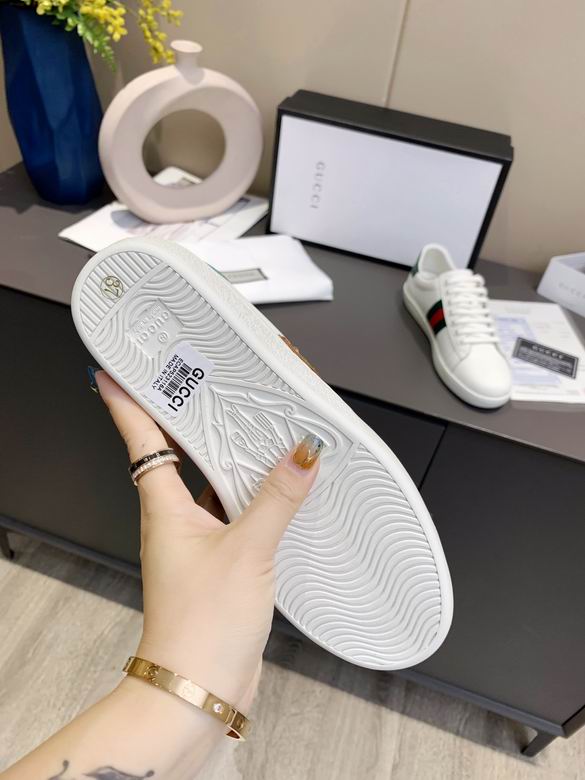GU Sneakers Doraemon