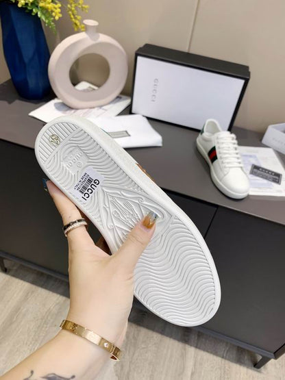 GU Sneakers Doraemon