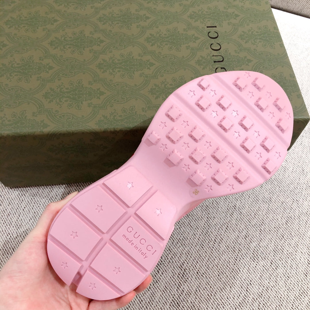 GU Sneakers Pink Heart