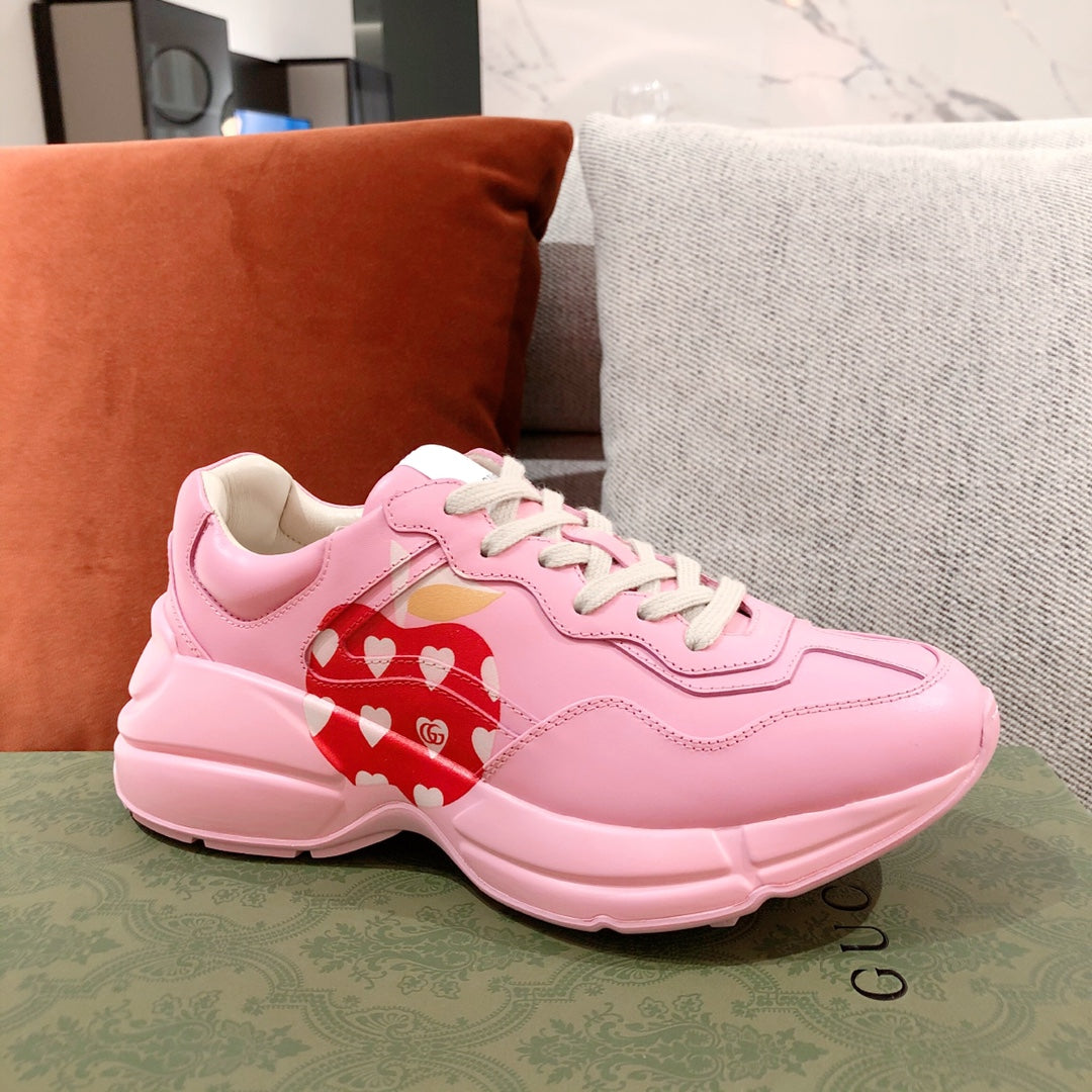 GU Sneakers Pink Heart