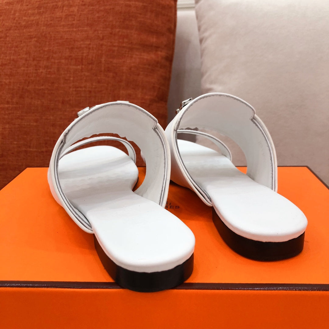 HRM Slippers White Flat